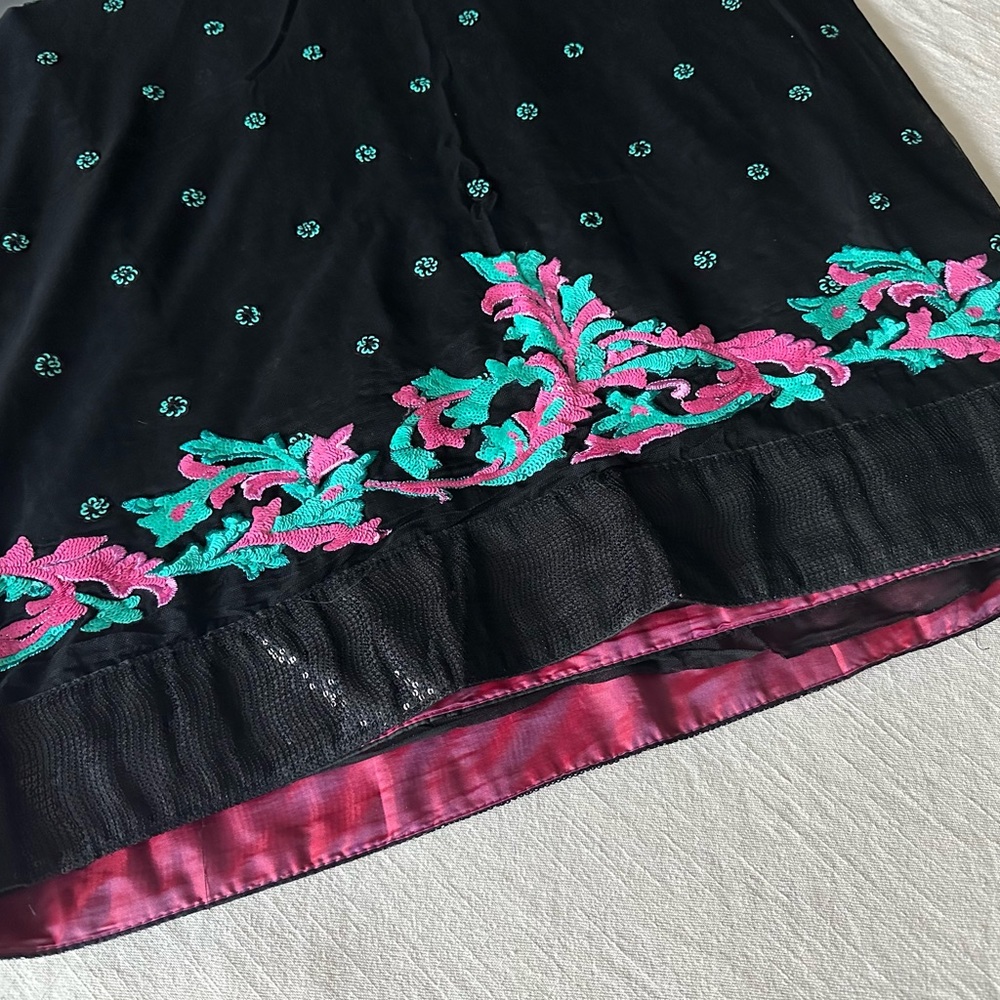 Black Net Saree With Embroidery And Sequins - image 4